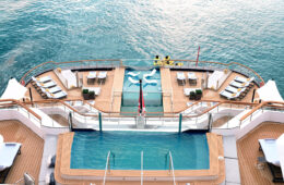 Ritz-Carlton Yacht Collection - Evrima